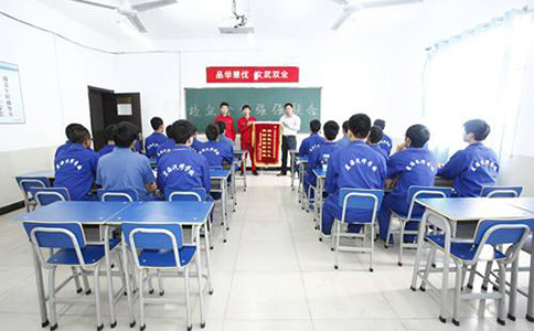 選擇重慶汽修學校，要注意哪幾點?