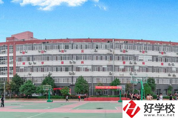 長沙中部鐵路航空中等職業(yè)學校怎么樣？專業(yè)有哪些？