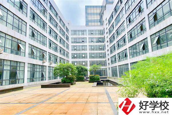 湖南曙光科技技工學(xué)校有哪些辦學(xué)特色？