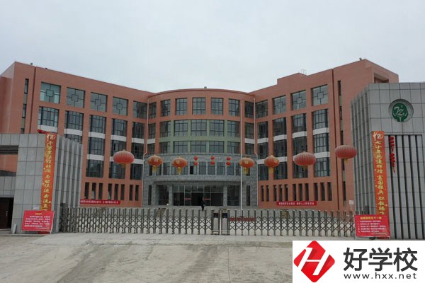 花垣縣職業(yè)高級中學(xué)辦學(xué)條件好不好？有哪些特色？