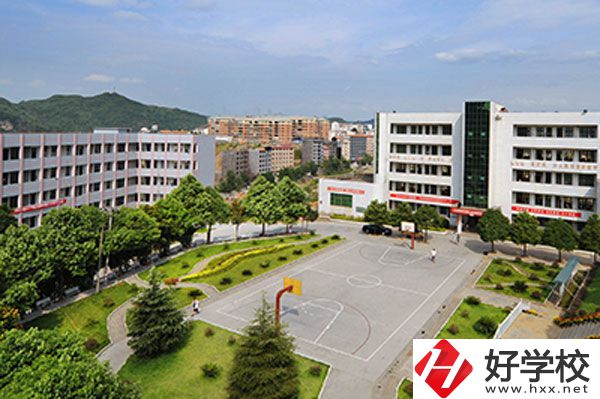 在瀘溪縣第一職業(yè)中學(xué)學(xué)平面設(shè)計(jì)怎么樣？