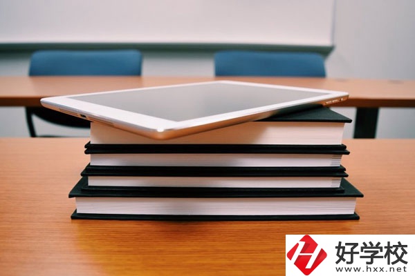 報(bào)考商務(wù)英語專業(yè)，長(zhǎng)沙這兩所職校不可不看