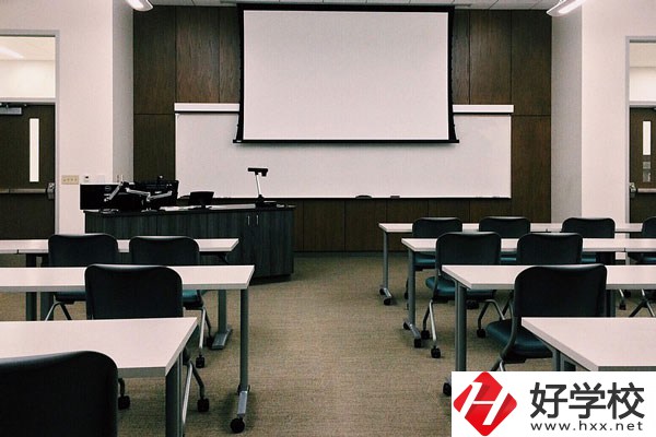 吉首大學師范學院怎么樣？環(huán)境好不好？