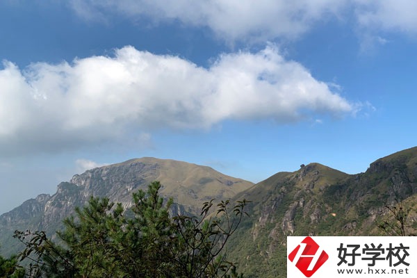 衡陽市信息網(wǎng)絡(luò)工程學(xué)校招生收費標(biāo)準(zhǔn)是什么？