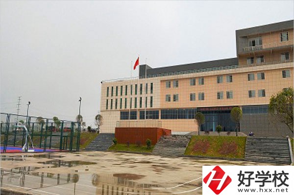 婁底市環(huán)宇中等職業(yè)技術(shù)學(xué)校有哪些辦學(xué)特色？