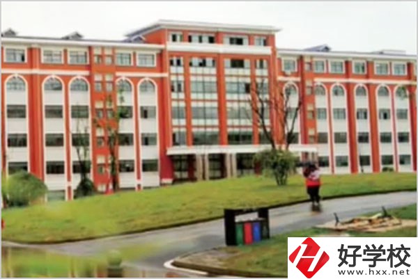 湖南醫(yī)藥職業(yè)中專有哪些招生專業(yè)？報考要求是什么？