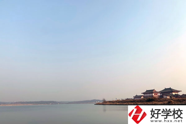 張家界汽修技校實(shí)力如何？學(xué)校生活環(huán)境怎么樣？