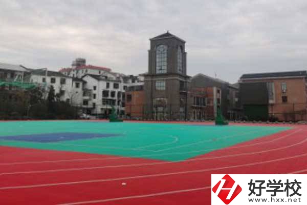 長沙科技工程學(xué)校有什么招生專業(yè)？學(xué)費貴嗎？
