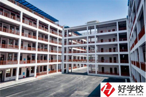 懷化哪些中職有繪畫(huà)專業(yè)？哪所更有優(yōu)勢(shì)？
