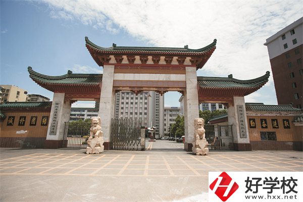 衡陽市信息網(wǎng)絡(luò)工程學(xué)校是公辦還是民辦？學(xué)費(fèi)是多少？