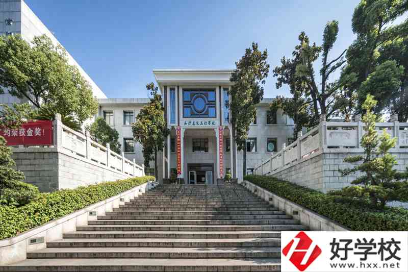 長沙建筑工程學校有哪些專業(yè)？報名流程是怎樣的？