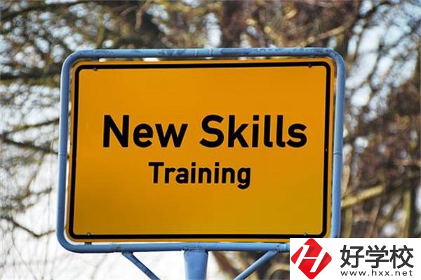 家長(zhǎng)在湖南選中職時(shí)要看哪幾點(diǎn)？有什么學(xué)校推薦？