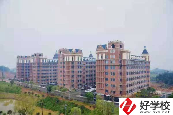 長沙市拔萃中等職業(yè)學(xué)校地址在哪？有哪些來校路線？