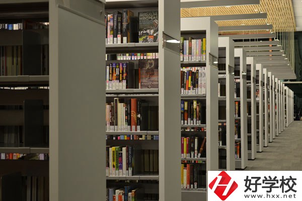 長沙鐵航職業(yè)中等技術(shù)學(xué)校有哪些專業(yè)？學(xué)費(fèi)貴不貴？