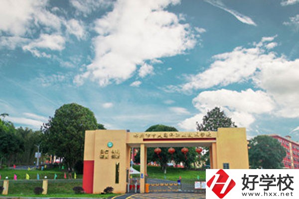 郴州市中大高科職業(yè)技術學校有哪些特色和優(yōu)勢？