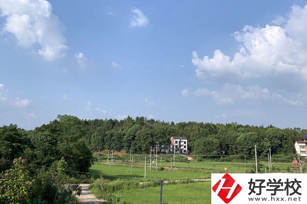 南縣職業(yè)中等專業(yè)學(xué)校怎么樣？值得報考嗎？