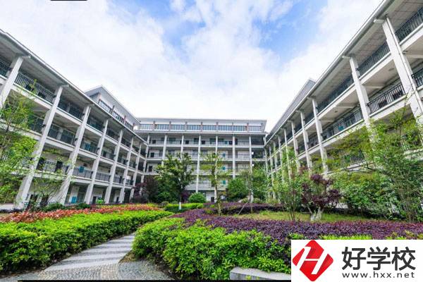 湘西有學(xué)習(xí)中西面點(diǎn)的學(xué)校嗎？專(zhuān)業(yè)好就業(yè)嗎？