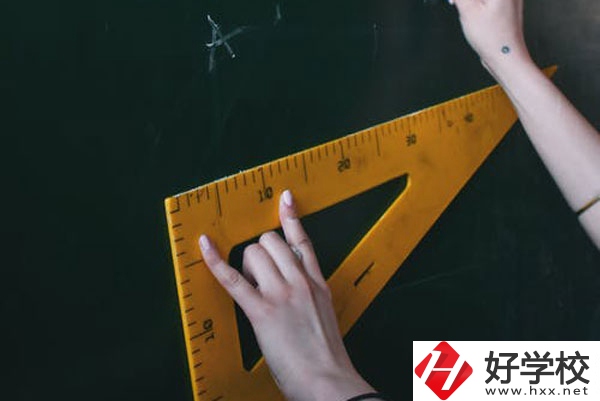 郴州市第一職業(yè)中專的學(xué)費(fèi)多少錢？值得讀嗎？