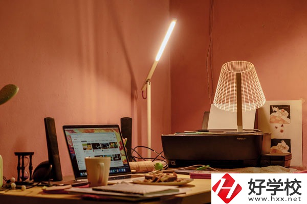 寧遠(yuǎn)縣九峰職業(yè)中專(zhuān)學(xué)校好不好？宿舍怎么樣？
