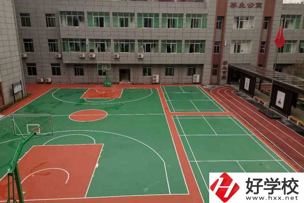 長沙康明職業(yè)中專學(xué)校環(huán)境怎么樣？有哪些專業(yè)？