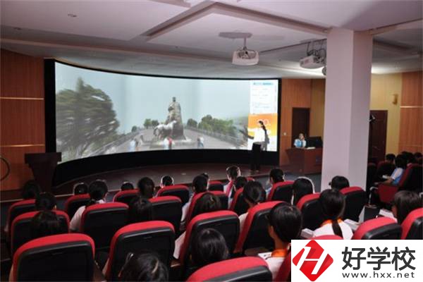 長沙市望城區(qū)職業(yè)中等專業(yè)學校的辦學條件如何？
