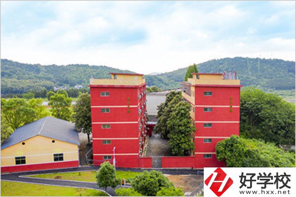 郴州中大高科職業(yè)技術學校有哪些重點專業(yè)？好就業(yè)嗎？