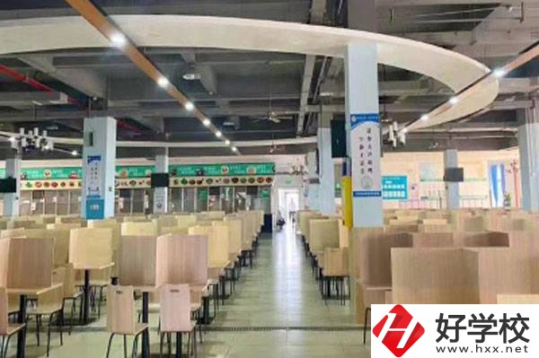 長沙經(jīng)貿(mào)職業(yè)中專食堂