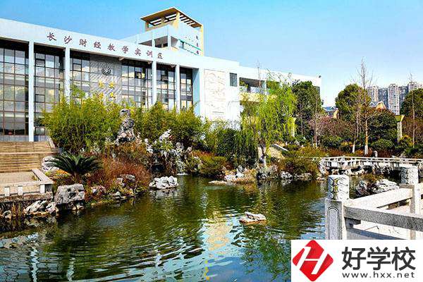 長(zhǎng)沙的熱門中職學(xué)校招往屆生嗎？學(xué)校有什么辦學(xué)特色？