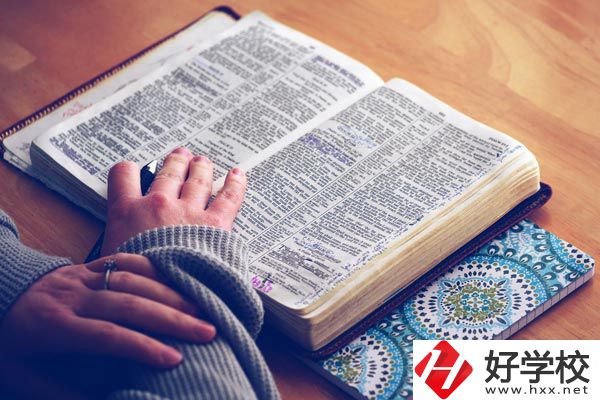 株洲軌道交通職業(yè)學(xué)校有哪些熱門(mén)專(zhuān)業(yè)？