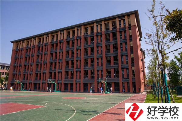 湖南有哪些財(cái)經(jīng)類(lèi)的公辦職校？