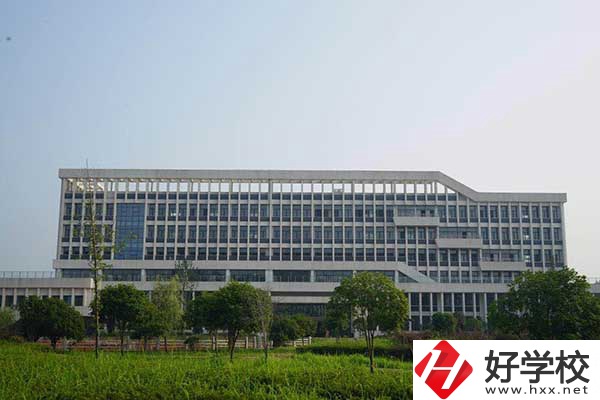 益陽職業(yè)技術(shù)學(xué)院中職部汽車維修專業(yè)值得學(xué)嗎？