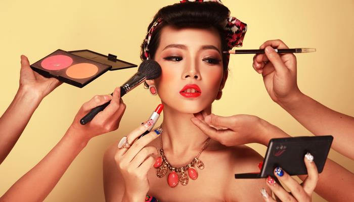 美容美發(fā)與造型化妝專業(yè)好就業(yè)嗎？