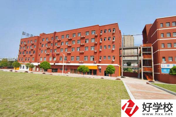 長(zhǎng)沙湘府科技技工學(xué)?？孔V嗎?有什么專(zhuān)業(yè)?