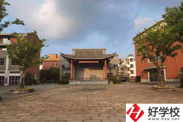 長沙科技工程學(xué)校辦學(xué)怎么樣？學(xué)校就業(yè)有保障嗎？
