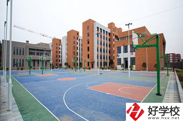鳳凰縣職業(yè)中專學校怎么樣？有哪些辦學優(yōu)勢？