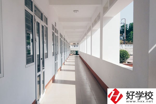 湖南有哪些衛(wèi)校？初中畢業(yè)讀衛(wèi)校好不好？