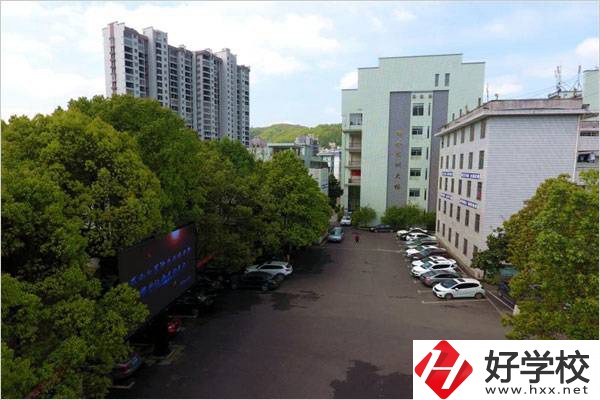湘西有什么能學(xué)計算機相關(guān)專業(yè)的中職學(xué)校？
