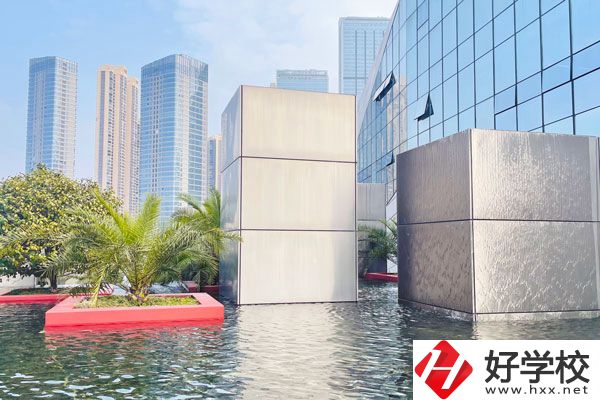 初中畢業(yè)想在邵陽讀中專，有什么好學(xué)校？