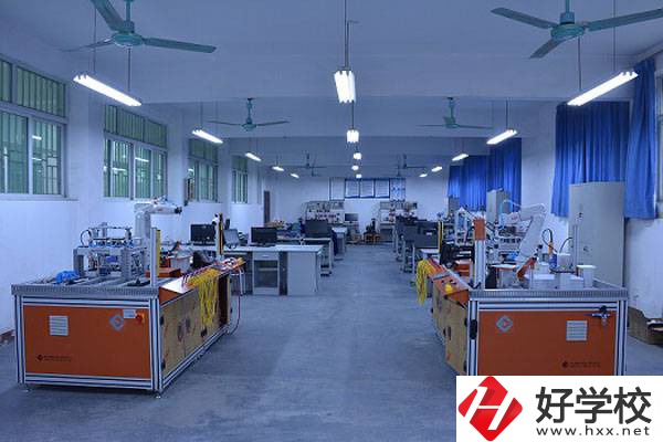 郴州工業(yè)交通學校開設了哪些特色專業(yè)？