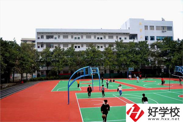 邵陽市商業(yè)技工學(xué)校運(yùn)動(dòng)場