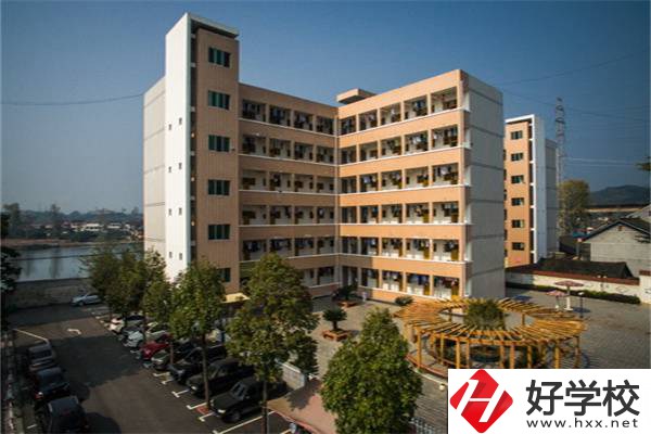 懷化芷江縣有所職高學(xué)校的名字是什么？