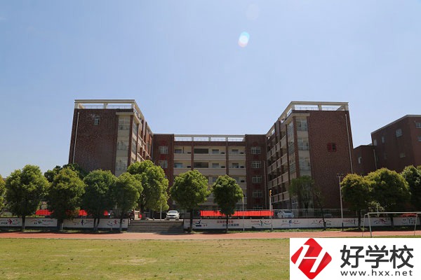 岳陽(yáng)市第一職業(yè)中專(zhuān)學(xué)校好不好？專(zhuān)業(yè)有哪些？