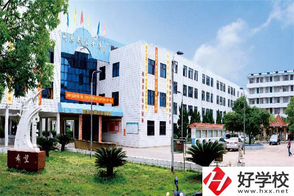 祁東縣職業(yè)中等專業(yè)學(xué)校是公辦還是民辦？學(xué)費是多少？