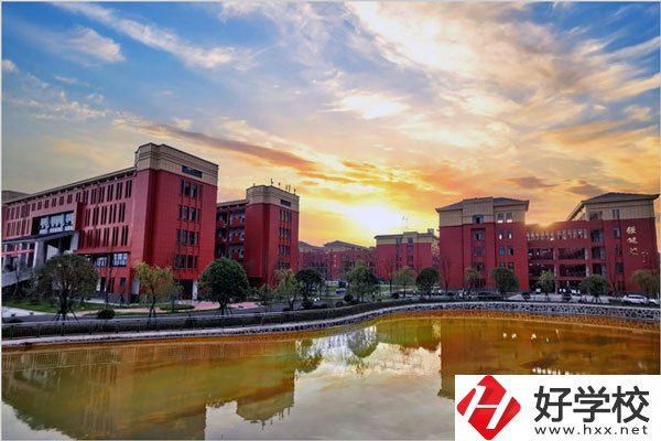 常德市桃源縣職業(yè)中專學(xué)校在什么地方？學(xué)校怎么樣？