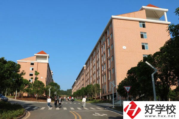 想在湖南省就讀的五年制公辦大專學(xué)校？看看這兩所學(xué)校