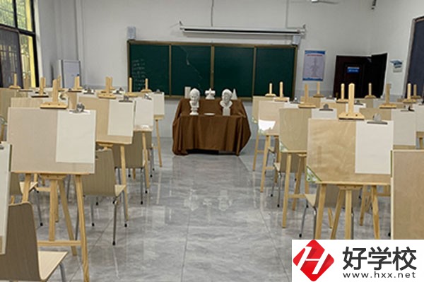 衡陽市鐵路運(yùn)輸職業(yè)學(xué)校專業(yè)有哪些，有哪些辦學(xué)特色？