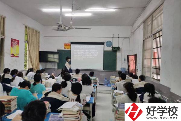 懷化鶴城區(qū)有幾所職高？有什么專(zhuān)業(yè)？