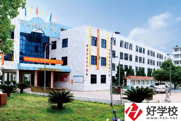 祁東縣職業(yè)中等專業(yè)學(xué)校有哪些專業(yè)？學(xué)校大不大？