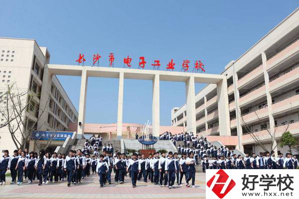 長沙市有哪些中專學(xué)校？它們學(xué)費(fèi)貴不貴？