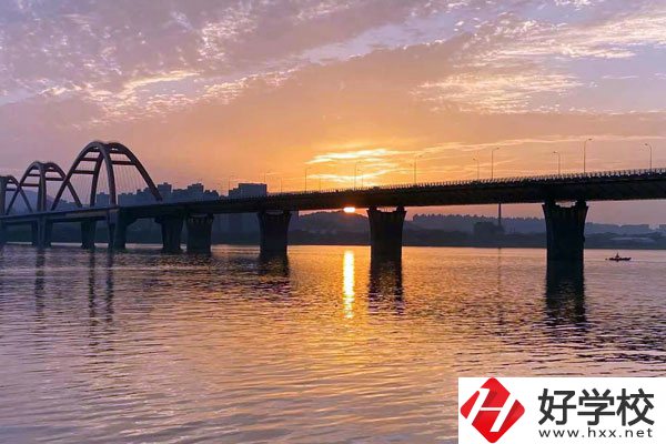 湖南省水利水電建設(shè)工程學(xué)校宿舍環(huán)境怎么樣？